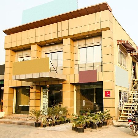 Oyo 8240 Maan Residency Hotel Gurgaon Exterior photo